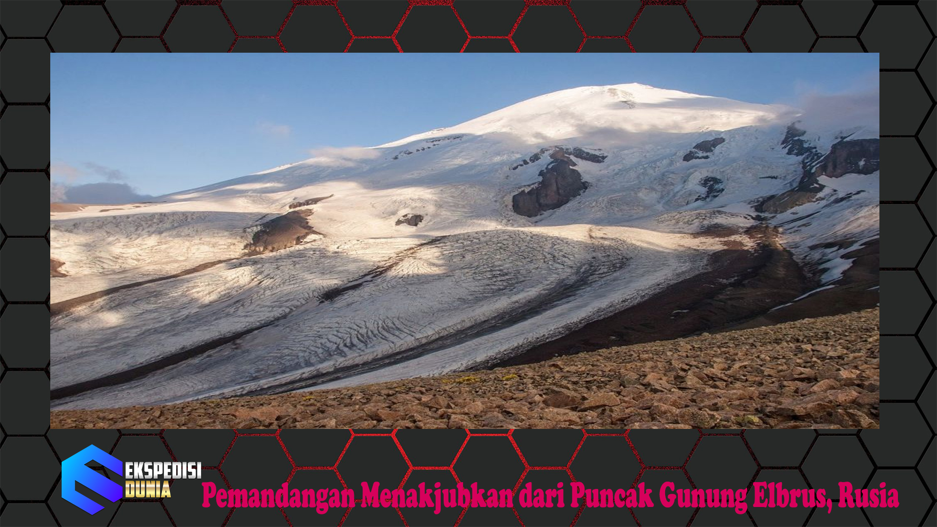 Pemandangan Menakjubkan dari Puncak Gunung Elbrus, Rusia